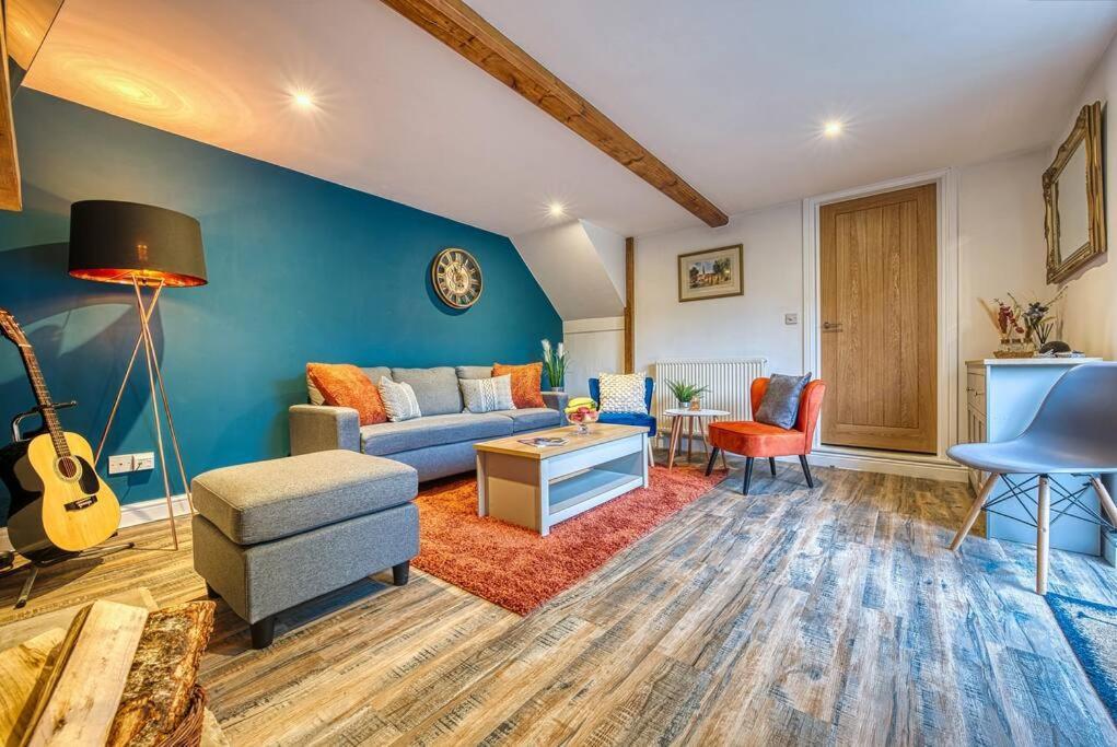 Delightful Two-Bedroom Cottage In The Heart Of Bakewell Exterior photo