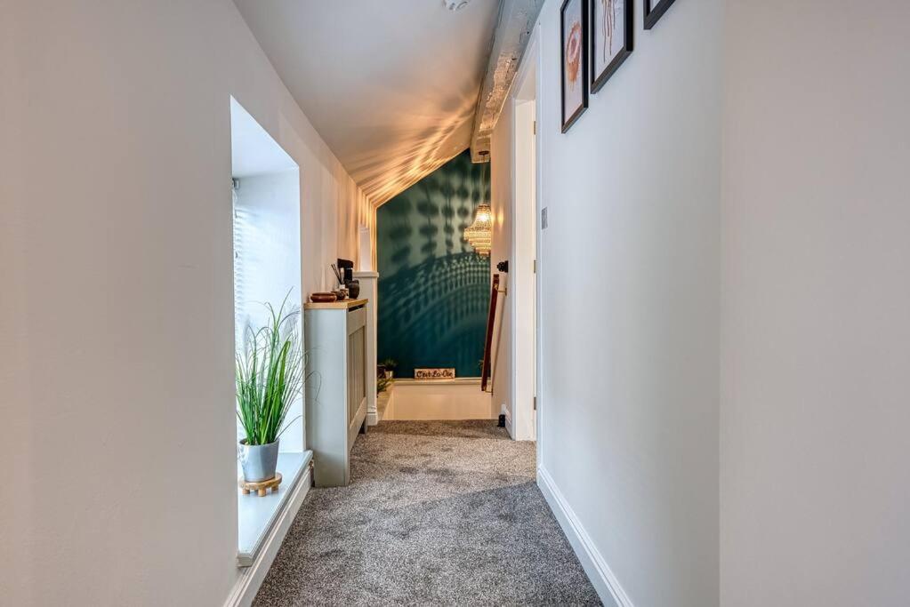 Delightful Two-Bedroom Cottage In The Heart Of Bakewell Exterior photo